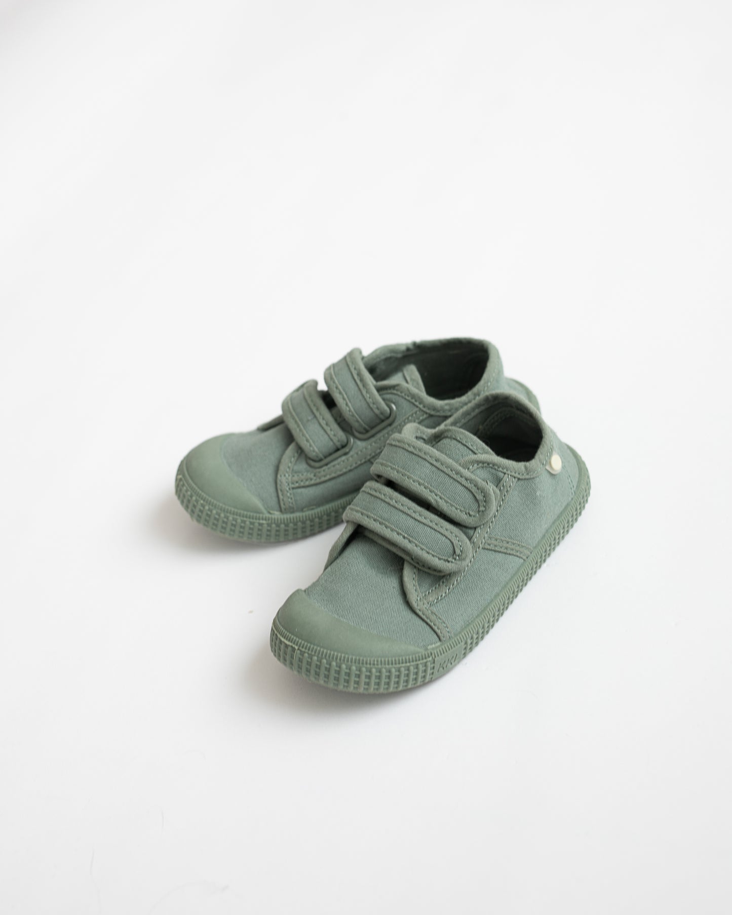 velcro canvas shoes