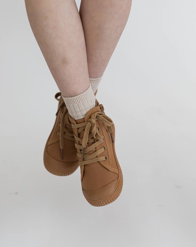 high top canvas shoes